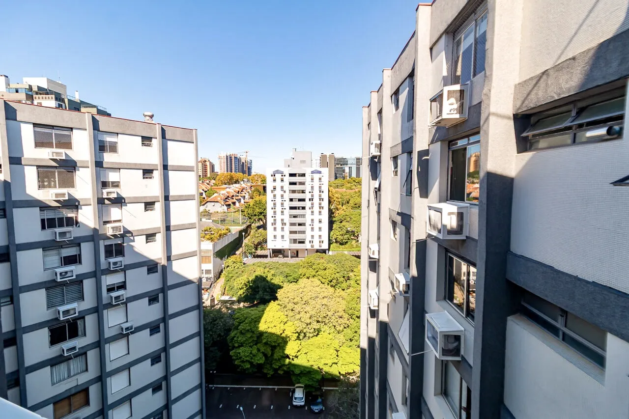 R$ 495.000 - EXCELENTE APARTAMENTO - ANDAR ALTO - 66M2 - 2 DORM - INFRA Rua Anita Garibaldi Porto Alegre - 