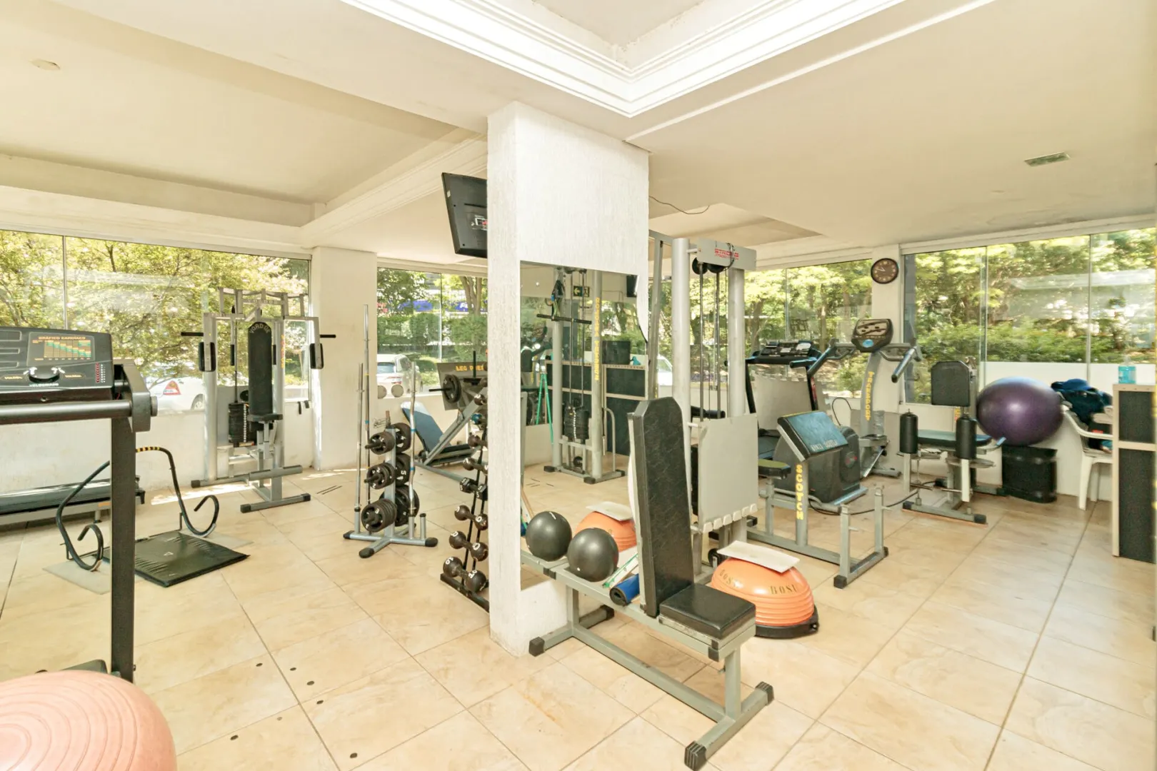 R$ 495.000 - EXCELENTE APARTAMENTO - ANDAR ALTO - 66M2 - 2 DORM - INFRA Rua Anita Garibaldi Porto Alegre - 