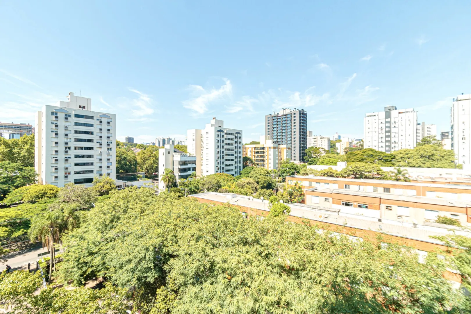 R$ 495.000 - EXCELENTE APARTAMENTO - ANDAR ALTO - 66M2 - 2 DORM - INFRA Rua Anita Garibaldi Porto Alegre - 
