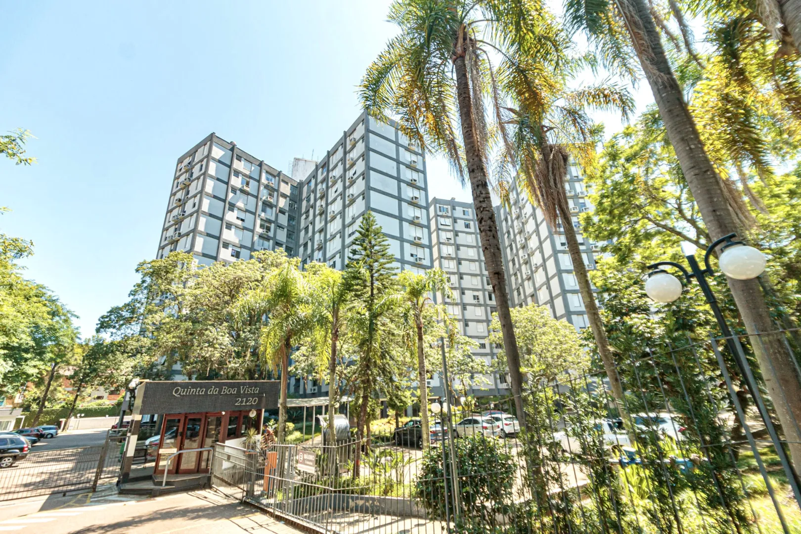 R$ 495.000 - EXCELENTE APARTAMENTO - ANDAR ALTO - 66M2 - 2 DORM - INFRA Rua Anita Garibaldi Porto Alegre - 