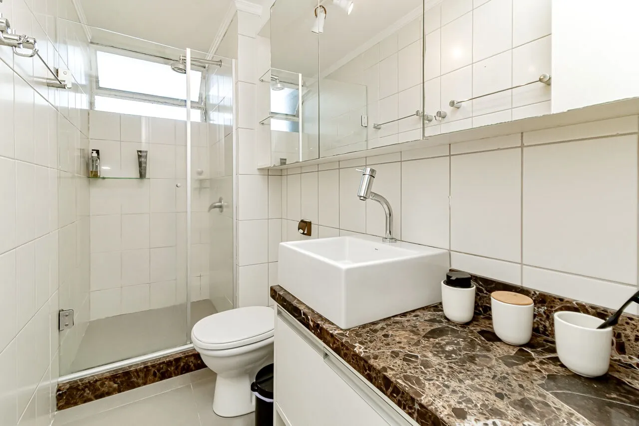 R$ 495.000 - EXCELENTE APARTAMENTO - ANDAR ALTO - 66M2 - 2 DORM - INFRA Rua Anita Garibaldi Porto Alegre - 