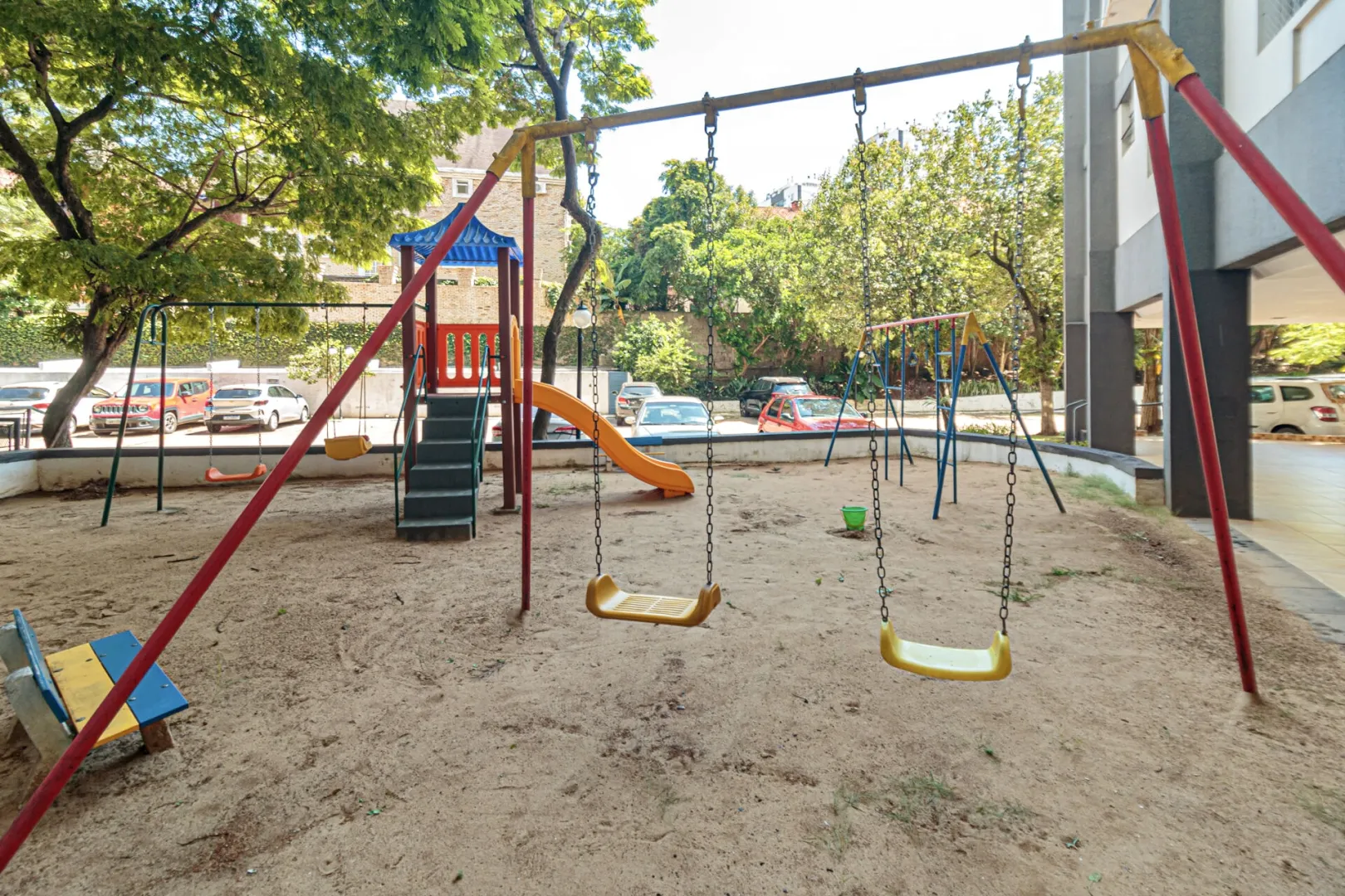 R$ 495.000 - EXCELENTE APARTAMENTO - ANDAR ALTO - 66M2 - 2 DORM - INFRA Rua Anita Garibaldi Porto Alegre - 