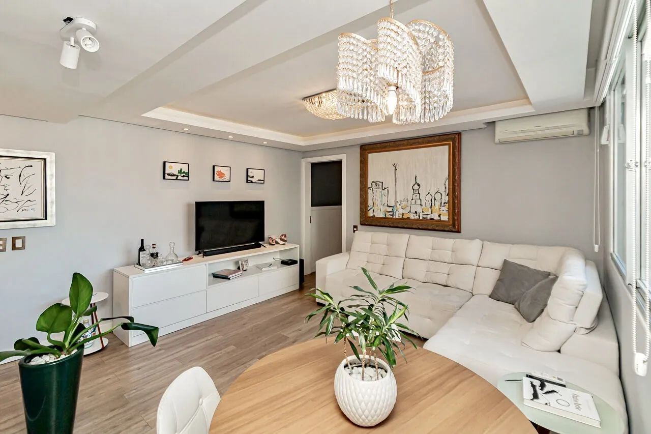 R$ 495.000 - EXCELENTE APARTAMENTO - ANDAR ALTO - 66M2 - 2 DORM - INFRA Rua Anita Garibaldi Porto Alegre - 