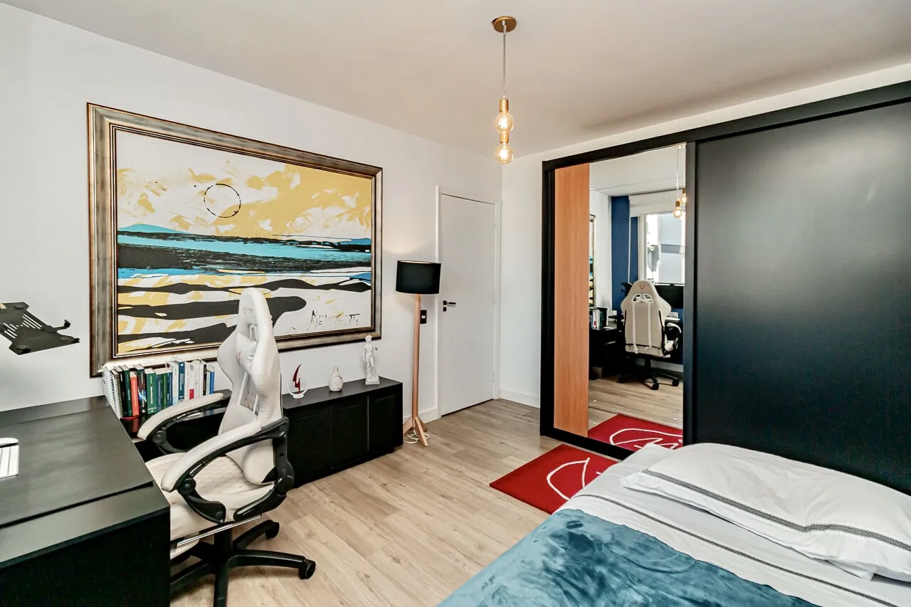 R$ 495.000 - EXCELENTE APARTAMENTO - ANDAR ALTO - 66M2 - 2 DORM - INFRA Rua Anita Garibaldi Porto Alegre - 