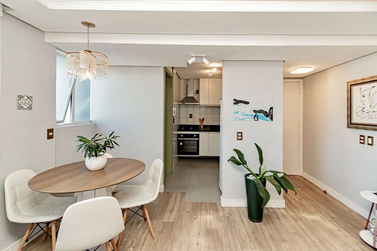 R$ 495.000 - EXCELENTE APARTAMENTO - ANDAR ALTO - 66M2 - 2 DORM - INFRA Rua Anita Garibaldi Porto Alegre - 