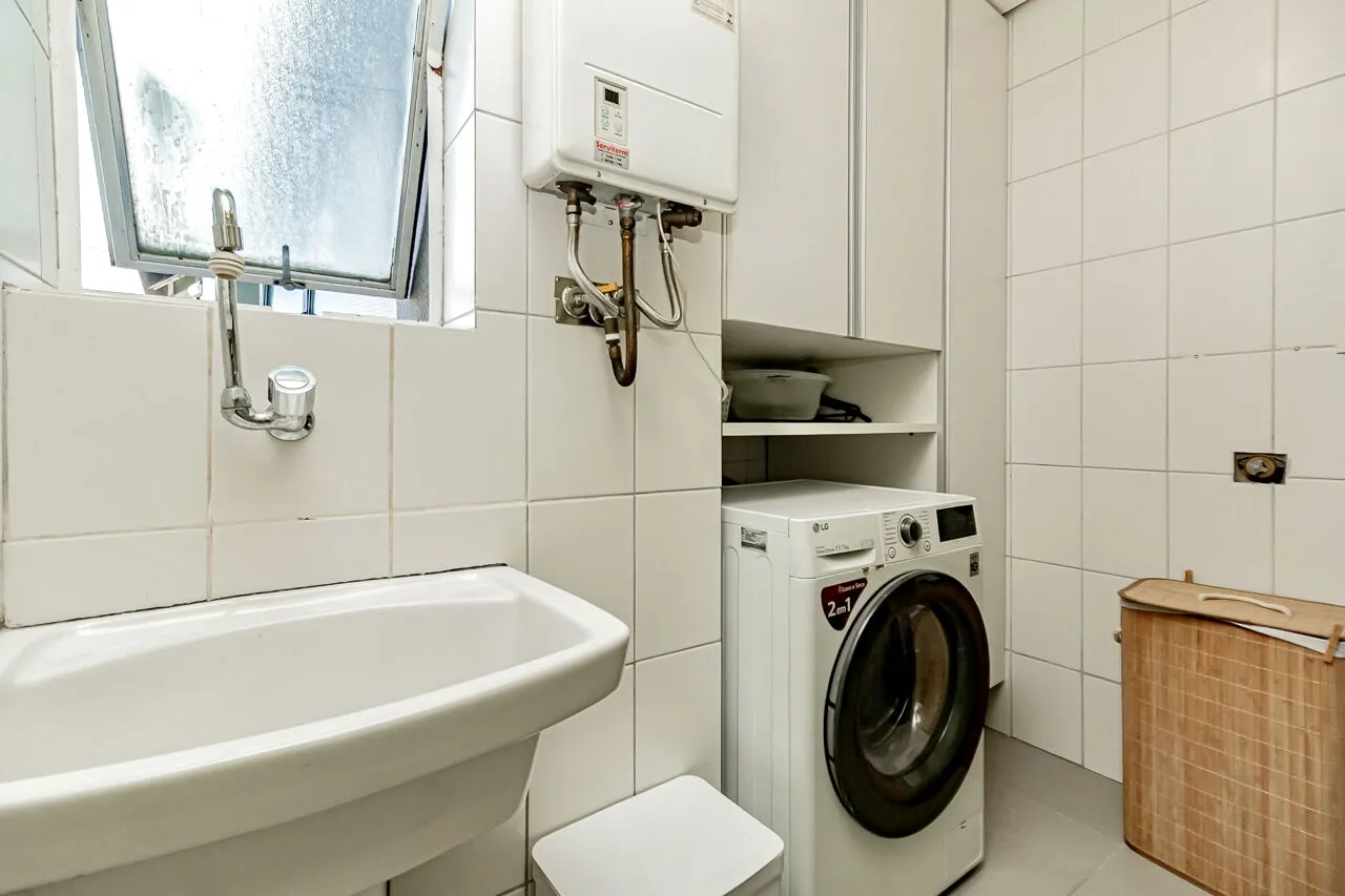 R$ 495.000 - EXCELENTE APARTAMENTO - ANDAR ALTO - 66M2 - 2 DORM - INFRA Rua Anita Garibaldi Porto Alegre - 