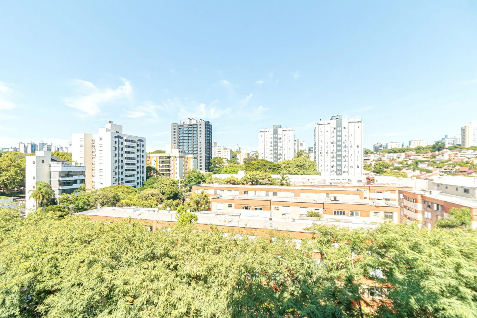 R$ 495.000 - EXCELENTE APARTAMENTO - ANDAR ALTO - 66M2 - 2 DORM - INFRA Rua Anita Garibaldi Porto Alegre - 