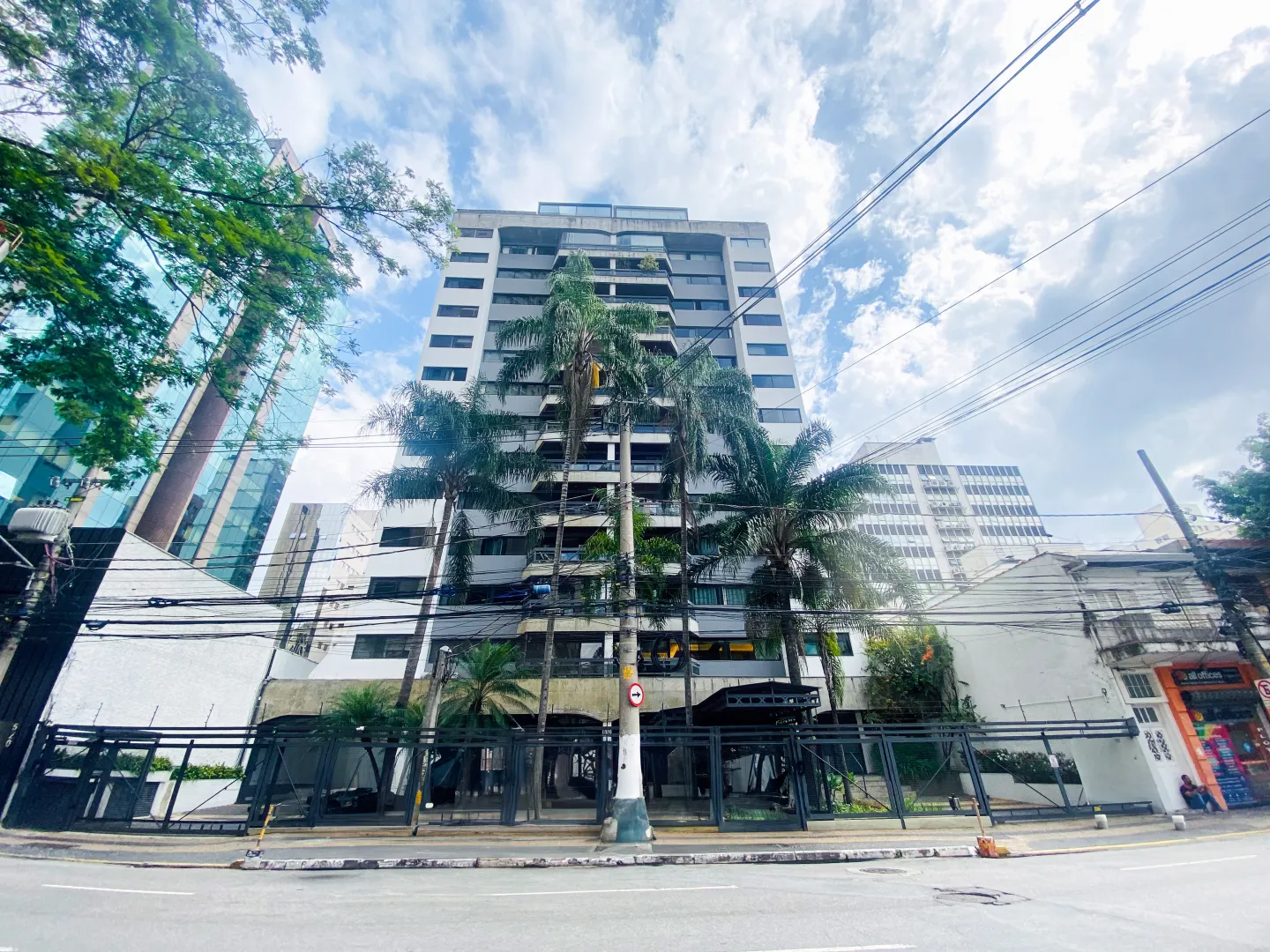 Apartamento no Itaim Bibi Podium | 118 m&sup2; | 2 Dormit&oacute;rios (1 Su&iacute;te)  S&atilde;o Paulo  São Paulo - 