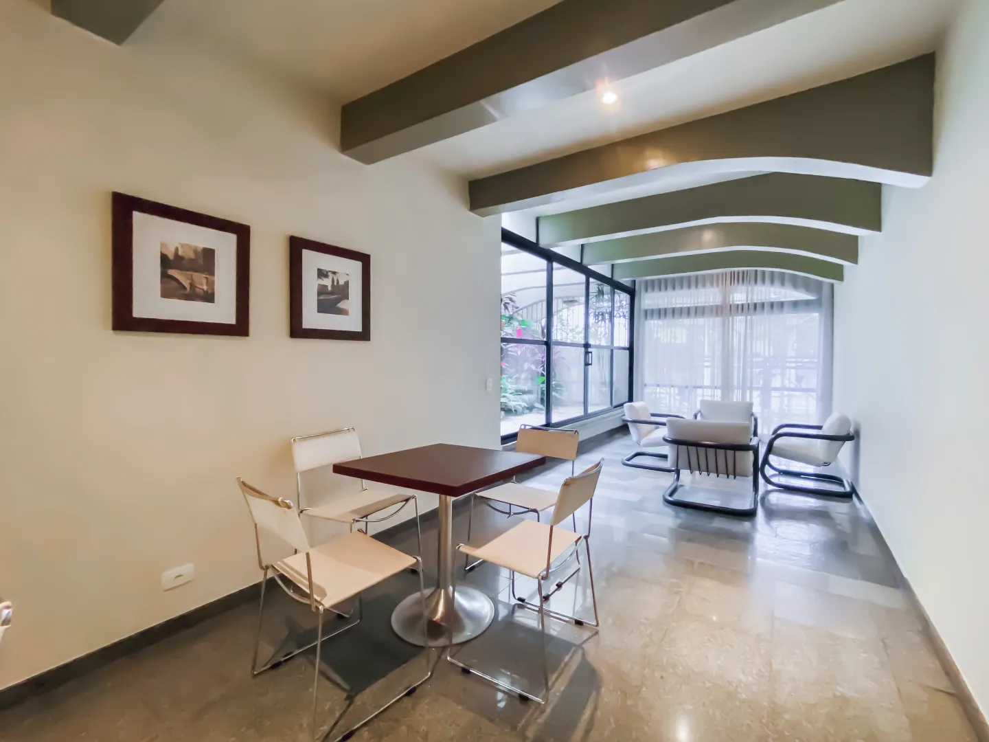 Apartamento no Itaim Bibi Podium | 118 m&sup2; | 2 Dormit&oacute;rios (1 Su&iacute;te)  S&atilde;o Paulo  São Paulo - 