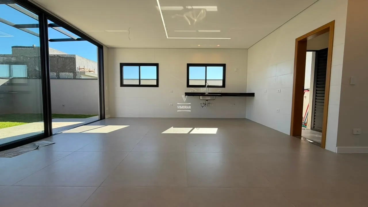 Sobrado 3 su&iacute;tes + 3 vagas de garagem  Mogi das Cruzes - 