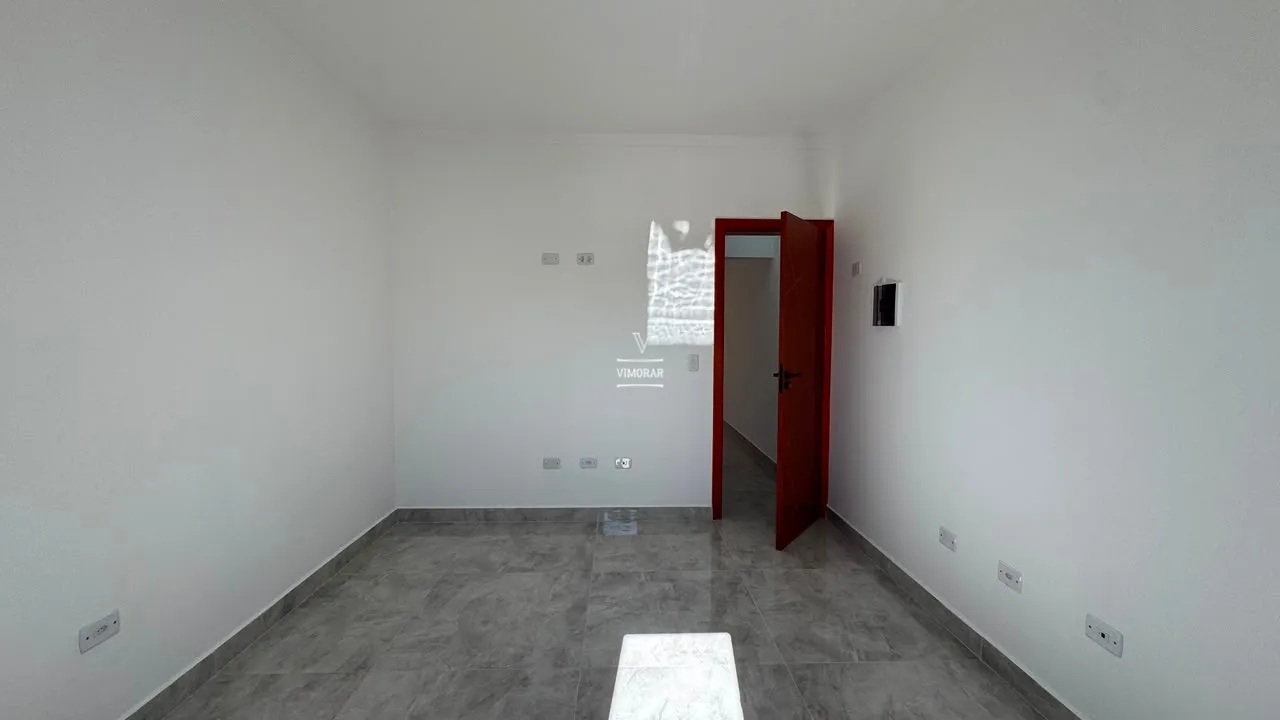 Casa t&eacute;rrea 2 dormit&oacute;rios sendo 1 su&iacute;te + 4 vagas de garagem  Itaquaquecetuba - 