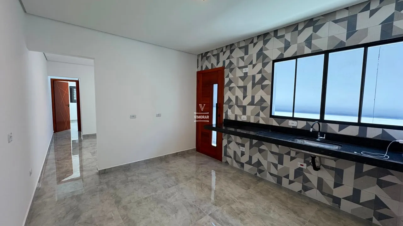Casa t&eacute;rrea 2 dormit&oacute;rios sendo 1 su&iacute;te + 4 vagas de garagem  Itaquaquecetuba - 