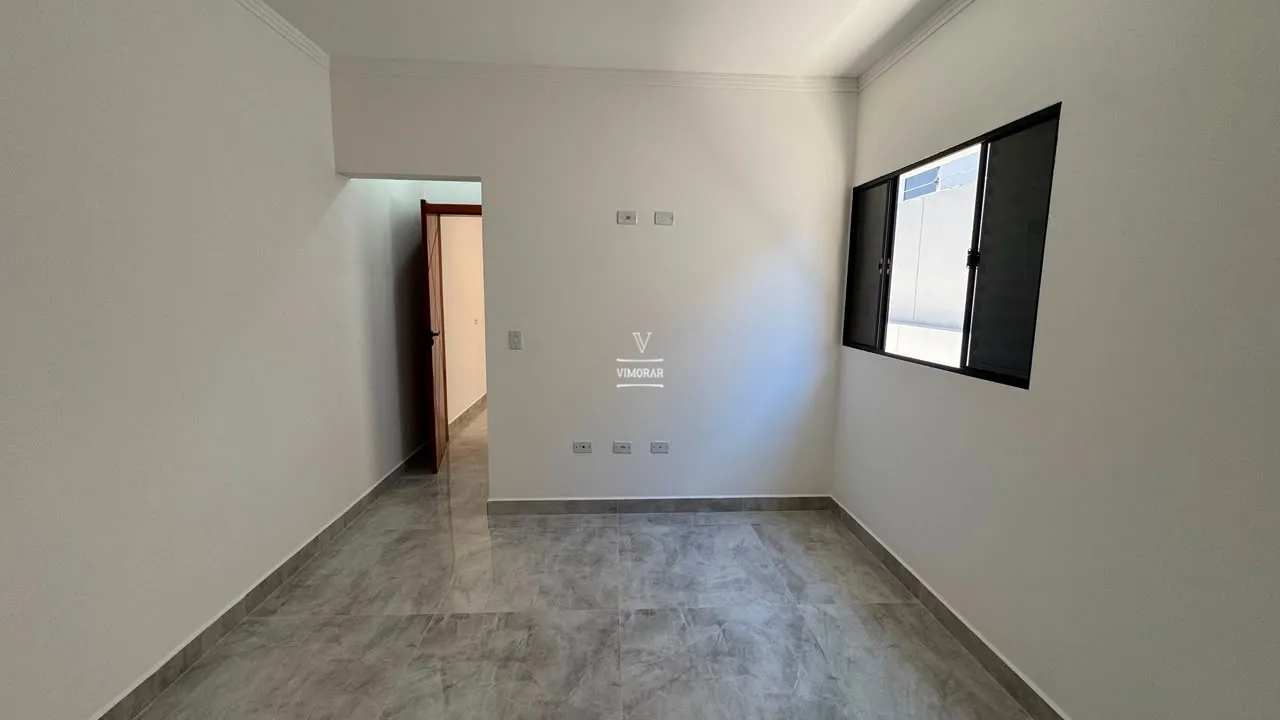 Casa t&eacute;rrea 2 dormit&oacute;rios sendo 1 su&iacute;te + 4 vagas de garagem  Itaquaquecetuba - 