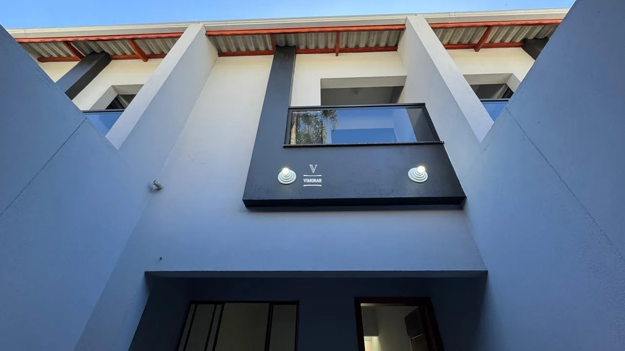Sobrado 2 su&iacute;tes + 3 vagas de garagem  Itaquaquecetuba - 