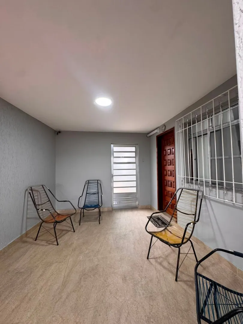Casa assobradada 2 dormit&oacute;rios sendo 1 su&iacute;te + &aacute;rea gourmet  Guarulhos - 