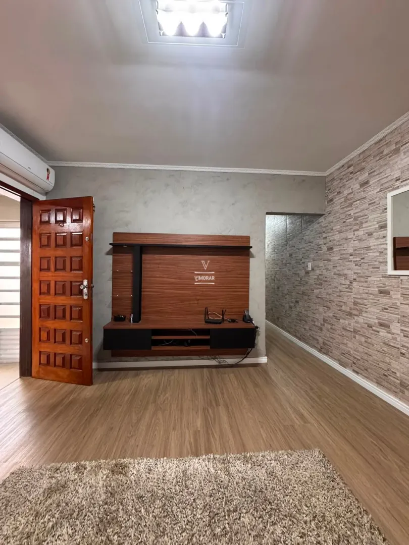 Casa assobradada 2 dormit&oacute;rios sendo 1 su&iacute;te + &aacute;rea gourmet  Guarulhos - 