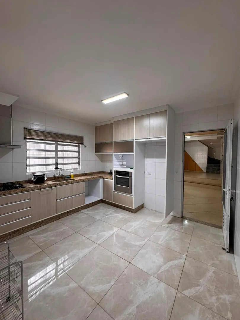 Casa assobradada 2 dormit&oacute;rios sendo 1 su&iacute;te + &aacute;rea gourmet  Guarulhos - 