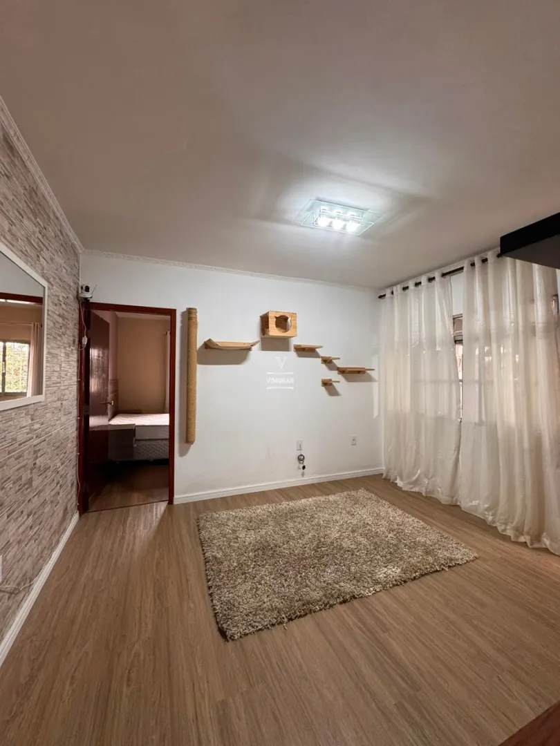 Casa assobradada 2 dormit&oacute;rios sendo 1 su&iacute;te + &aacute;rea gourmet  Guarulhos - 