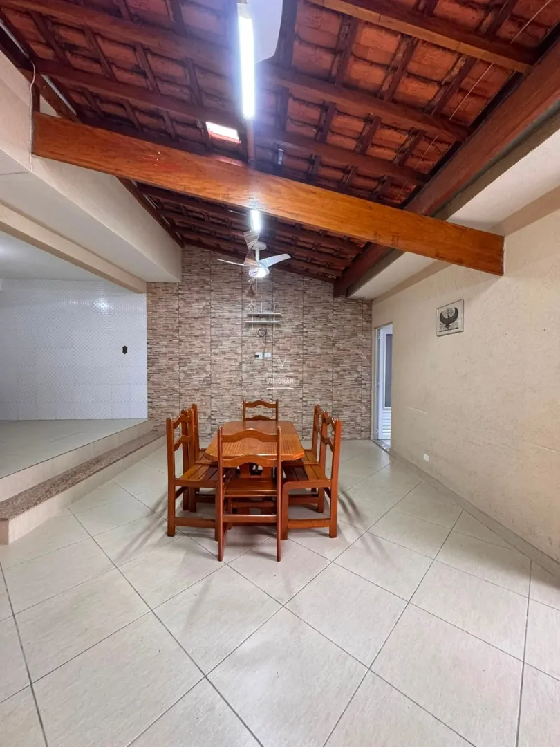 Casa assobradada 2 dormit&oacute;rios sendo 1 su&iacute;te + &aacute;rea gourmet  Guarulhos - 