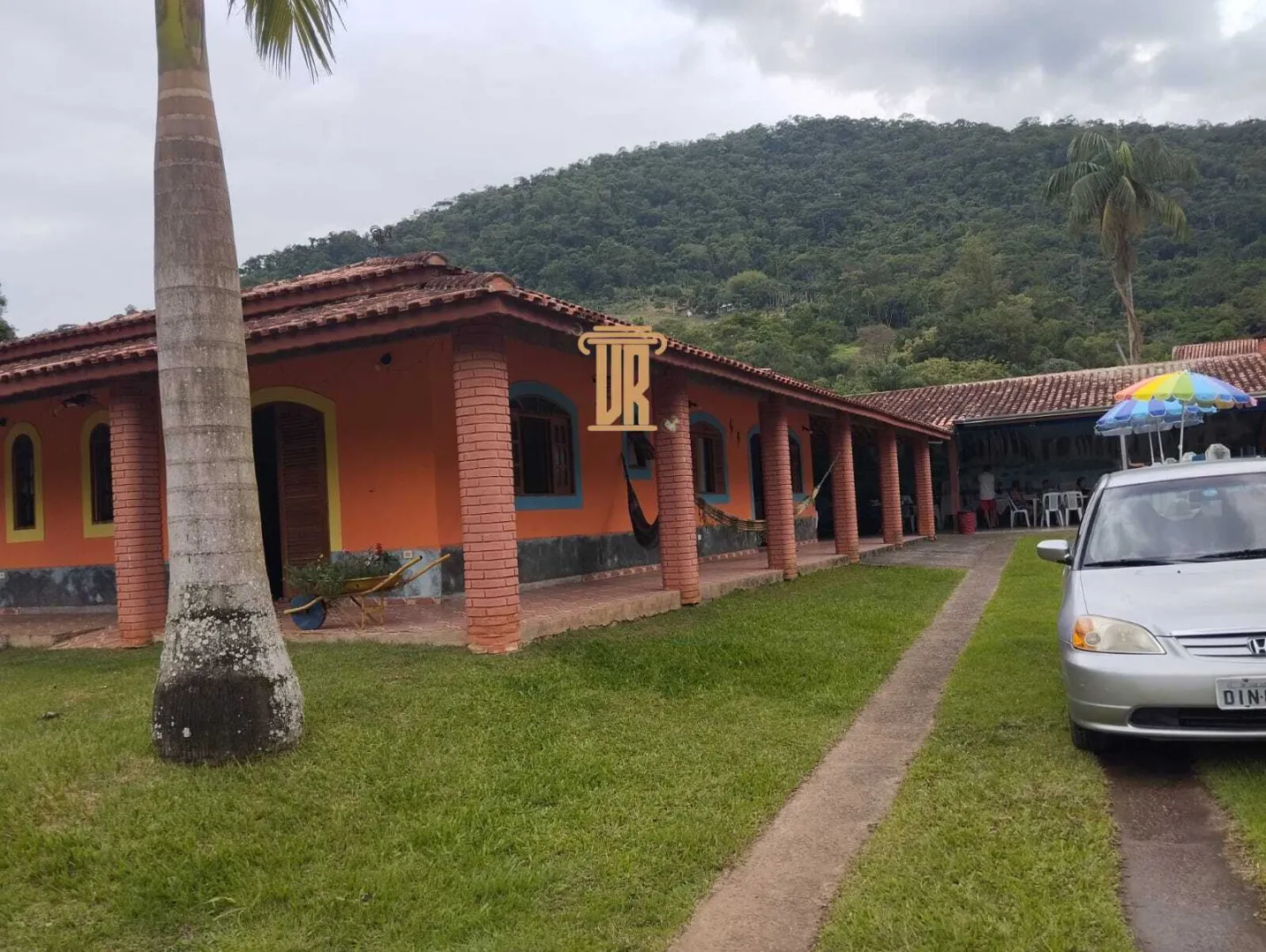 CH&Aacute;CARA COM PISCINA &Agrave; VENDA EM S&Atilde;O JOS&Eacute; DOS CAMPOS/SP  São José dos Campos - 
