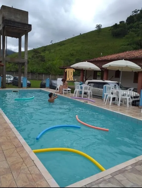 CH&Aacute;CARA COM PISCINA &Agrave; VENDA EM S&Atilde;O JOS&Eacute; DOS CAMPOS/SP  São José dos Campos - 