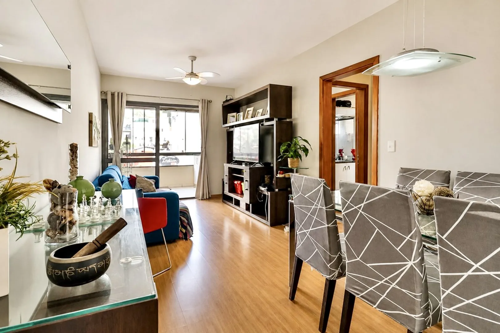 R$ 449.000 - OPORTUNIDADE - 74M2 - 2 DORM - SU&Iacute;TE - CHURRASQUEIRA - 1 VAGA Avenida Bagé Porto Alegre - 