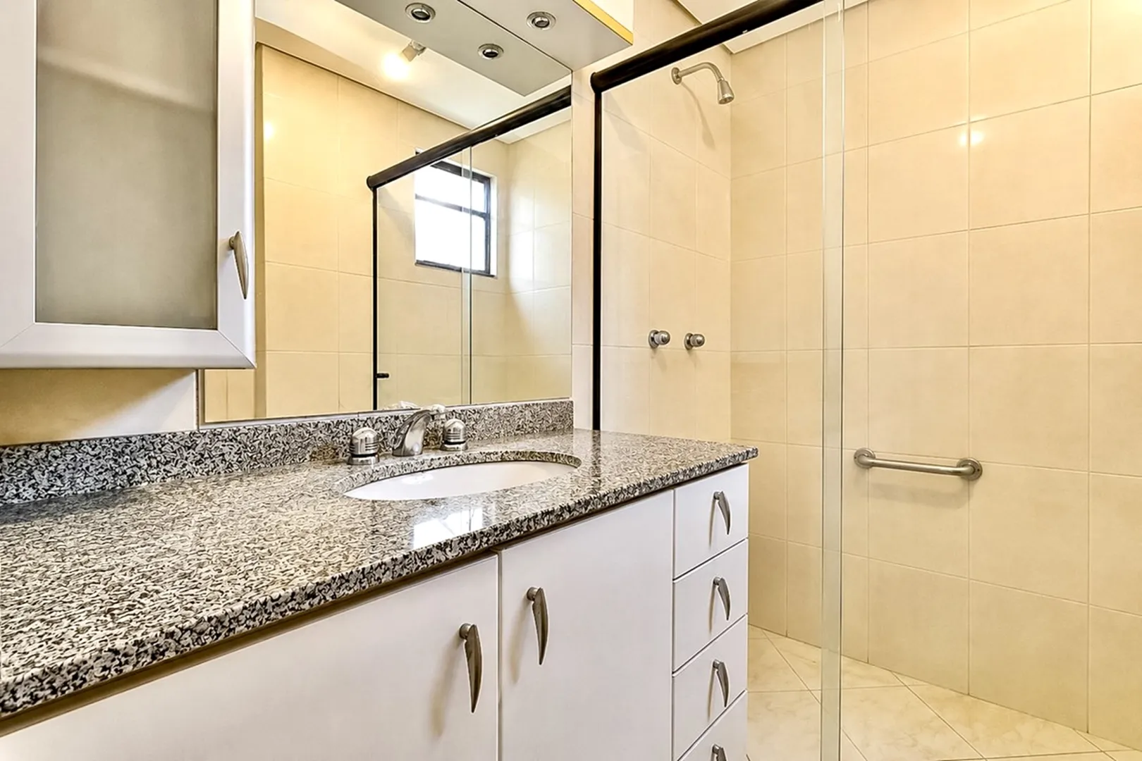 R$ 449.000 - OPORTUNIDADE - 74M2 - 2 DORM - SU&Iacute;TE - CHURRASQUEIRA - 1 VAGA Avenida Bagé Porto Alegre - 