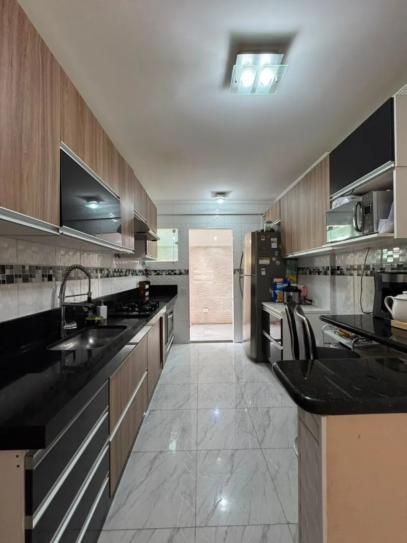 Casa t&eacute;rrea 3 dormit&oacute;rios sendo 1 su&iacute;te + &aacute;rea gourmet  Guarulhos - 