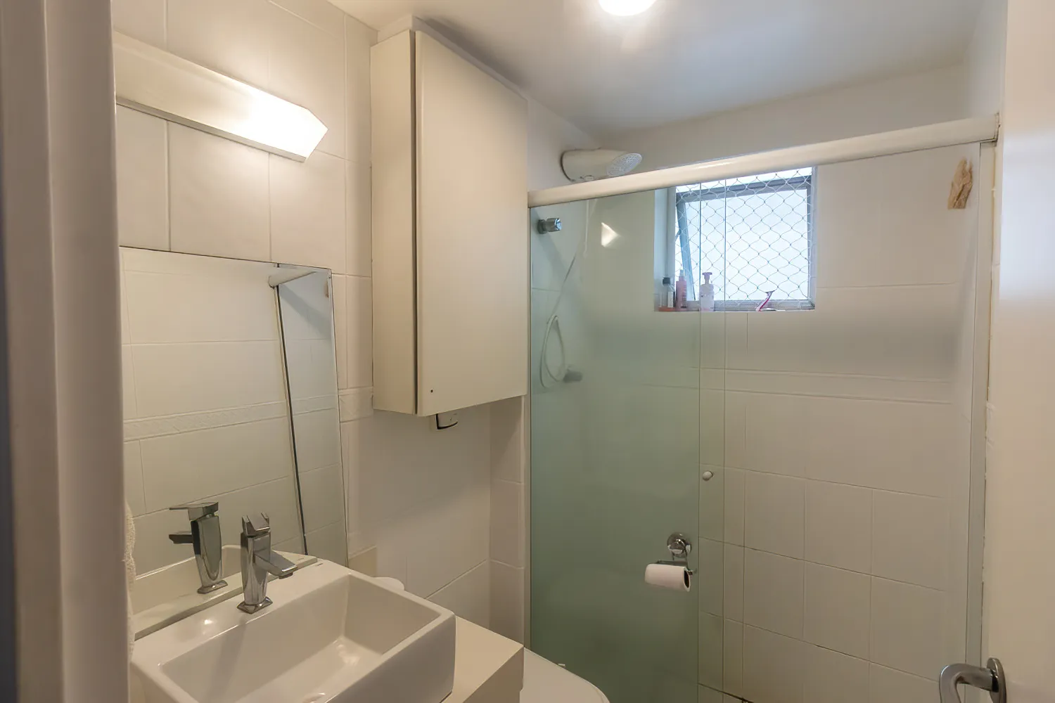 ALUGO EXCELENTE APARTAMENTO MOBILIADO DE 2 DORMIT&Oacute;RIOS 60M&sup2; Rua Pedroso Alvarenga São Paulo - 