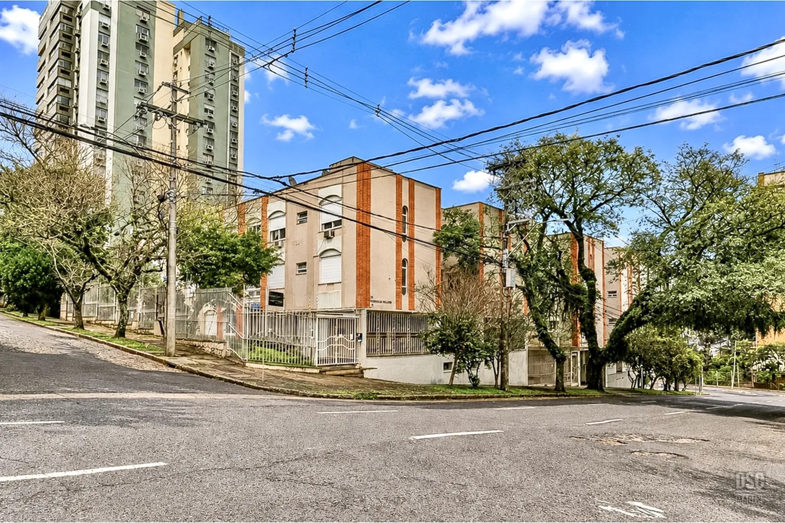 R$ 345.000 - &Oacute;TIMO APARTAMENTO T&Eacute;RREO - 65M2 - 2 DORM - 2 BANHEIROS Avenida Marechal Andréa Porto Alegre - 