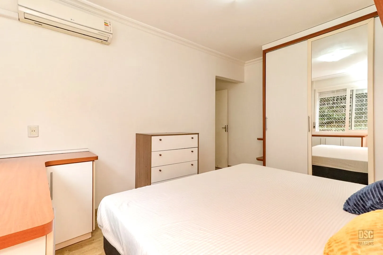 R$ 345.000 - &Oacute;TIMO APARTAMENTO T&Eacute;RREO - 65M2 - 2 DORM - 2 BANHEIROS Avenida Marechal Andréa Porto Alegre - 