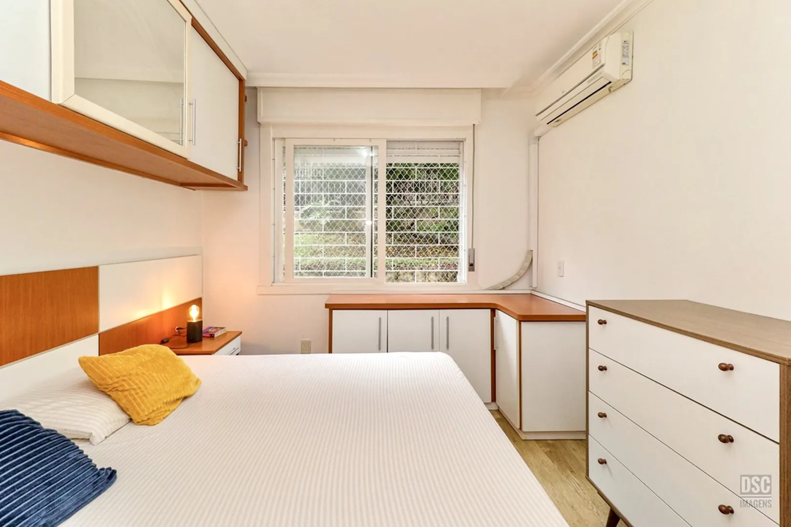 R$ 345.000 - &Oacute;TIMO APARTAMENTO T&Eacute;RREO - 65M2 - 2 DORM - 2 BANHEIROS Avenida Marechal Andréa Porto Alegre - 