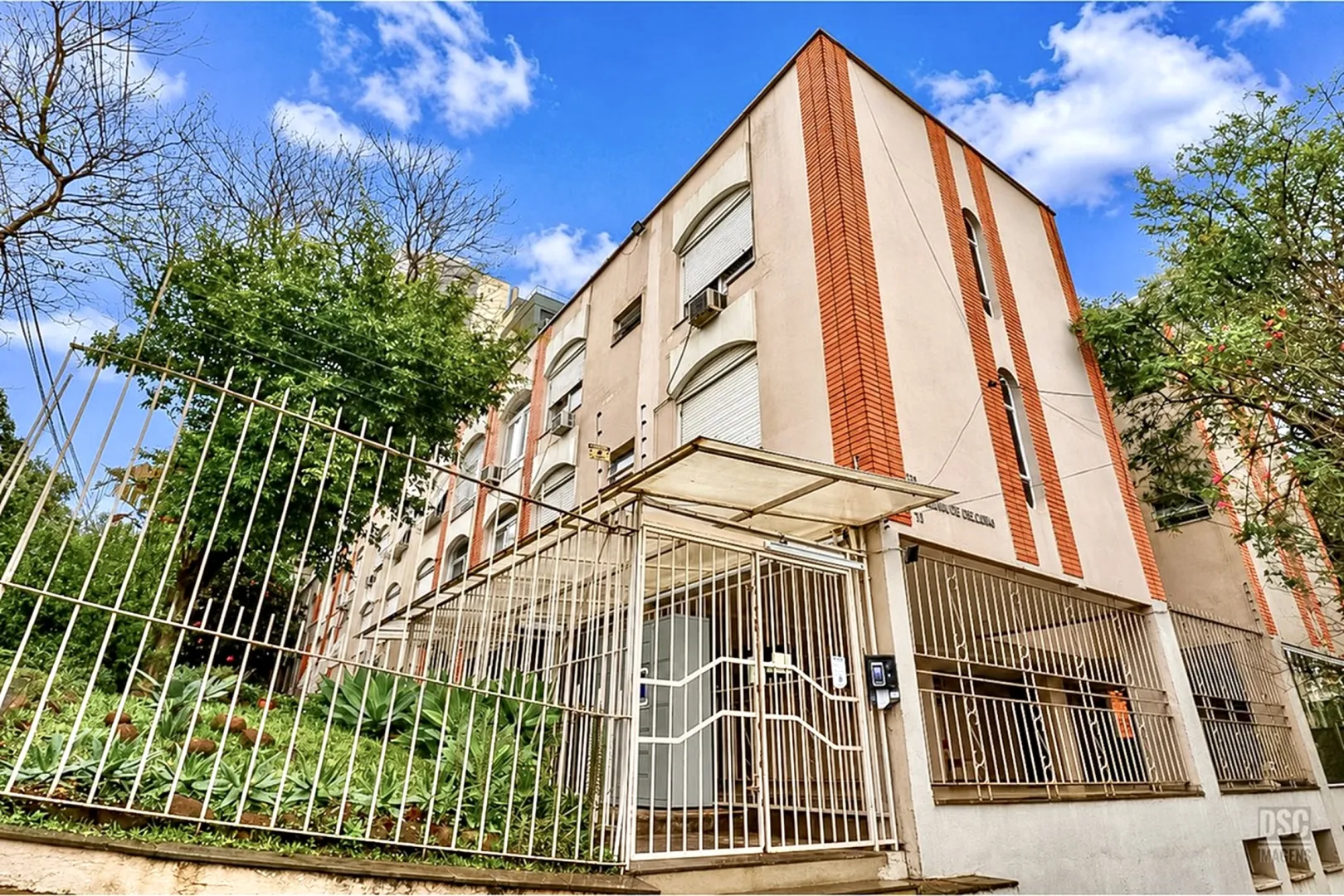 R$ 345.000 - &Oacute;TIMO APARTAMENTO T&Eacute;RREO - 65M2 - 2 DORM - 2 BANHEIROS Avenida Marechal Andréa Porto Alegre - 