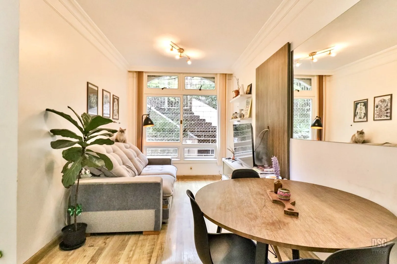 R$ 345.000 - &Oacute;TIMO APARTAMENTO T&Eacute;RREO - 65M2 - 2 DORM - 2 BANHEIROS Avenida Marechal Andréa Porto Alegre - 