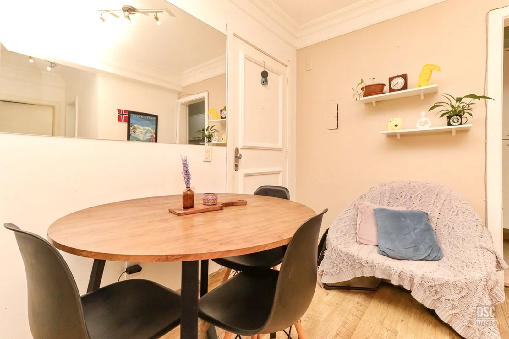 R$ 345.000 - &Oacute;TIMO APARTAMENTO T&Eacute;RREO - 65M2 - 2 DORM - 2 BANHEIROS Avenida Marechal Andréa Porto Alegre - 