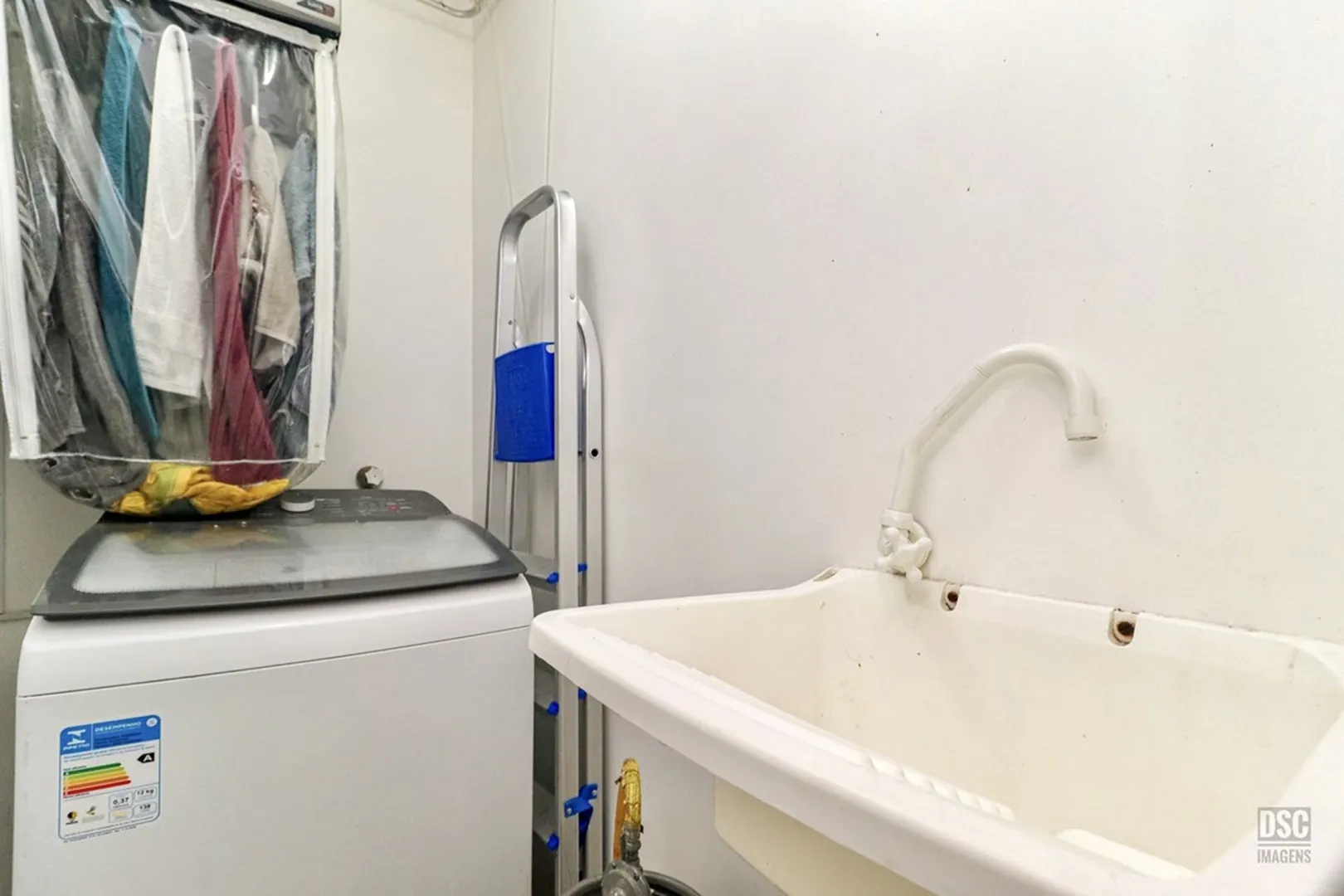 R$ 345.000 - &Oacute;TIMO APARTAMENTO T&Eacute;RREO - 65M2 - 2 DORM - 2 BANHEIROS Avenida Marechal Andréa Porto Alegre - 