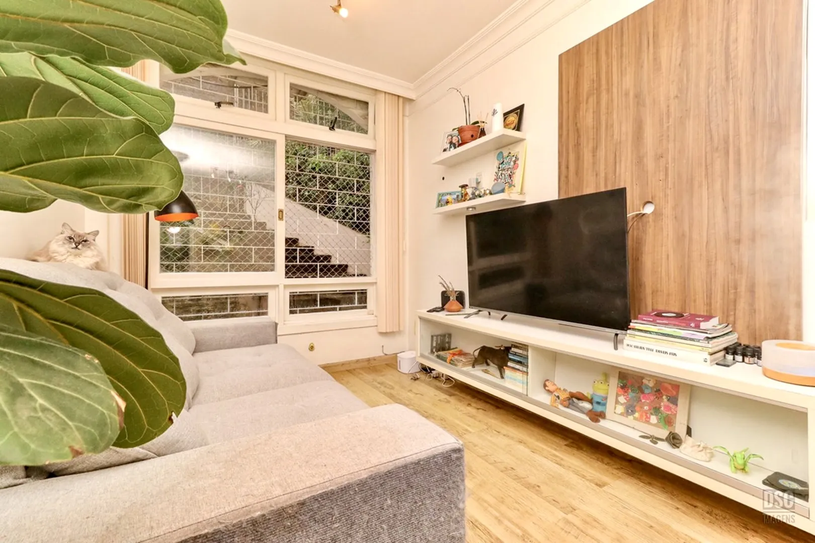 R$ 345.000 - &Oacute;TIMO APARTAMENTO T&Eacute;RREO - 65M2 - 2 DORM - 2 BANHEIROS Avenida Marechal Andréa Porto Alegre - 