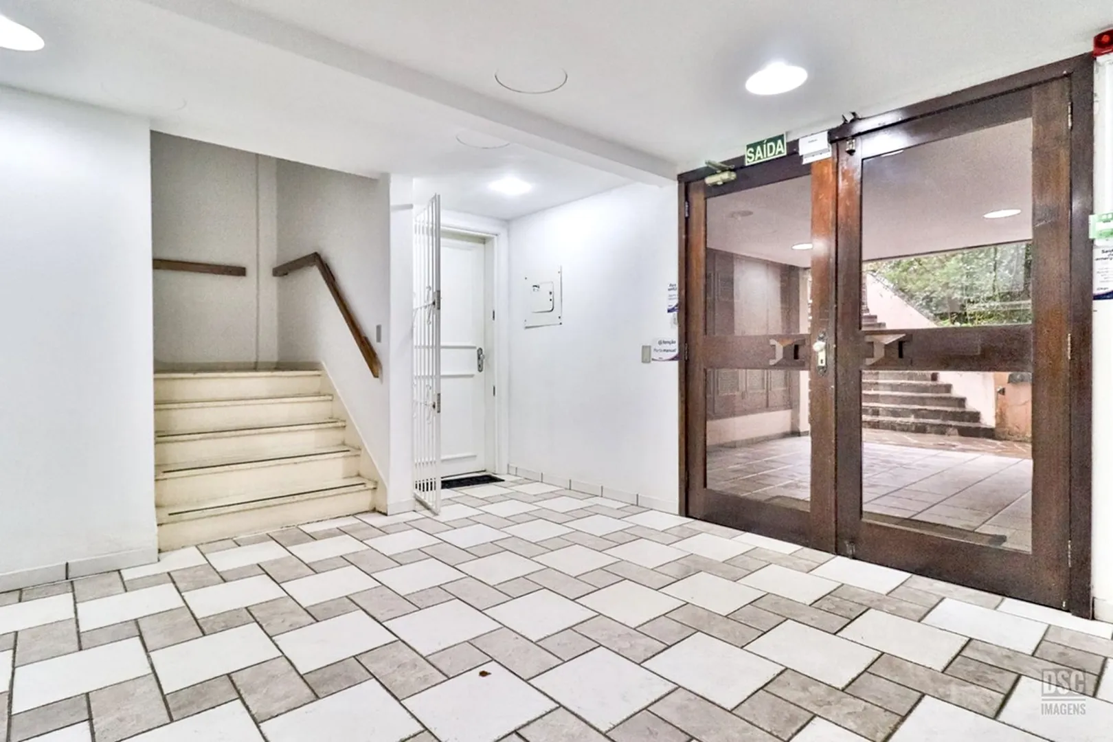 R$ 345.000 - &Oacute;TIMO APARTAMENTO T&Eacute;RREO - 65M2 - 2 DORM - 2 BANHEIROS Avenida Marechal Andréa Porto Alegre - 