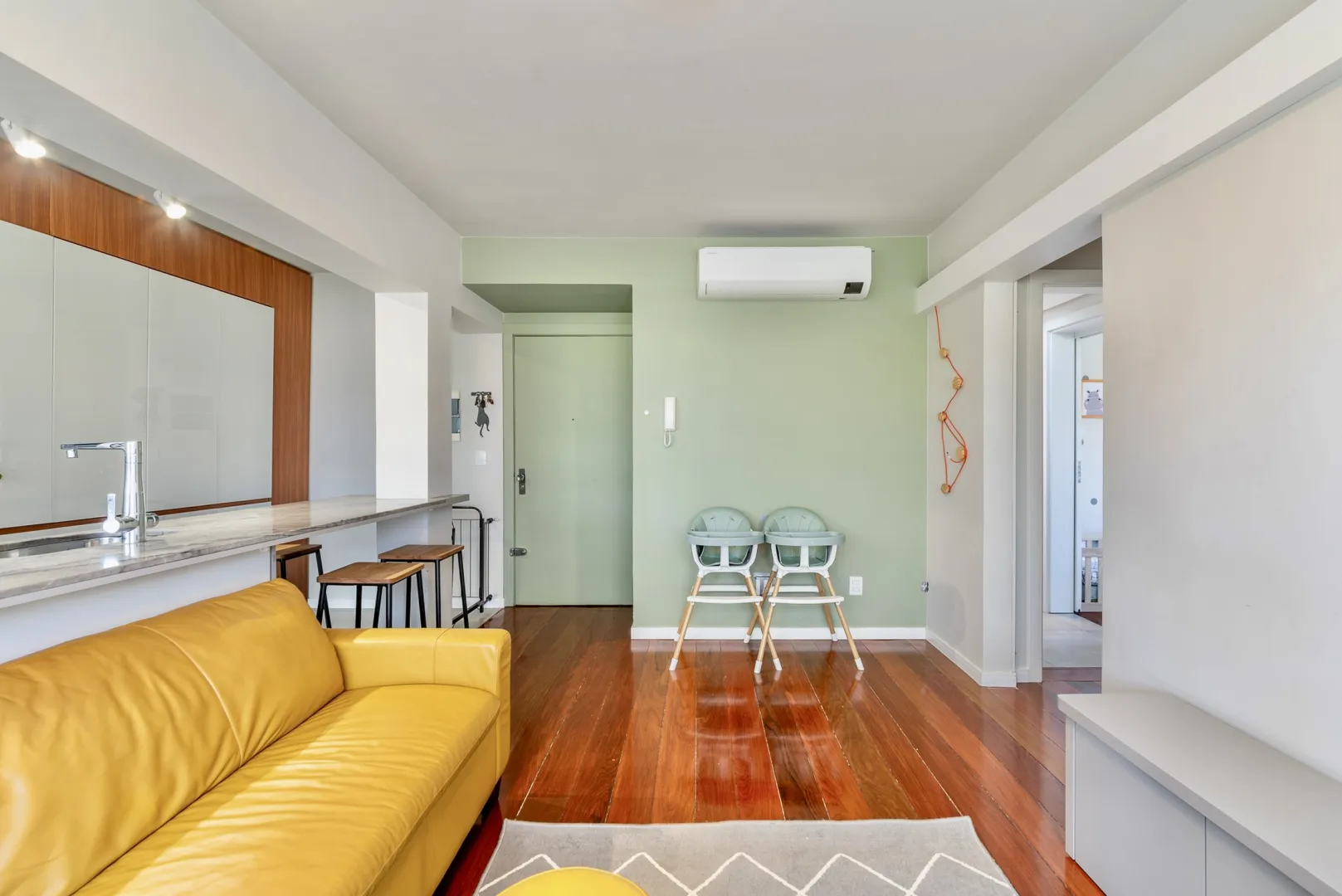 R$ 695.000 - LINDO APARTAMENTO - 71M2 - 2 DORM - VISTA - 1 VAGA Avenida Doutor Nilo Peçanha Porto Alegre - 