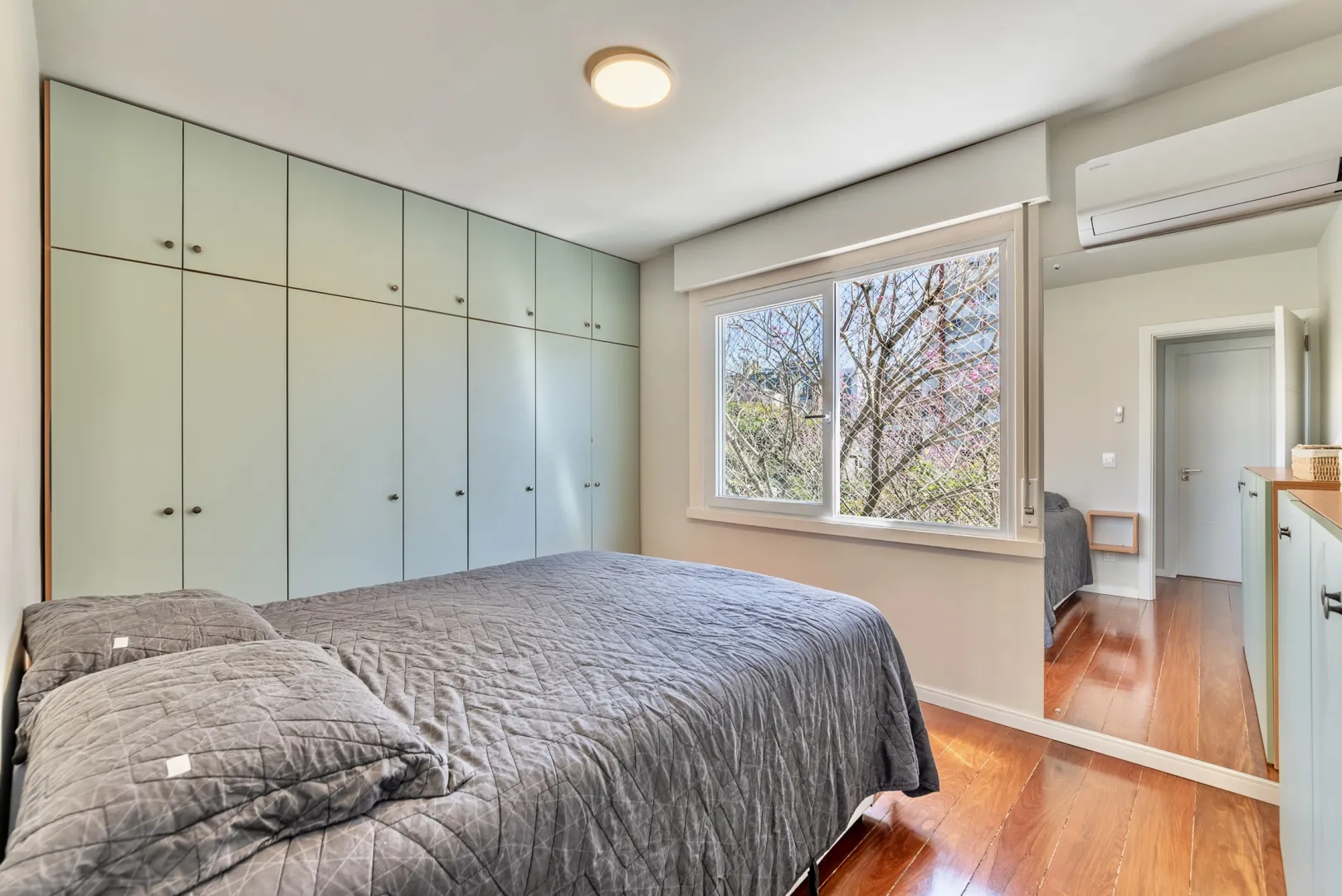 R$ 695.000 - LINDO APARTAMENTO - 71M2 - 2 DORM - VISTA - 1 VAGA Avenida Doutor Nilo Peçanha Porto Alegre - 