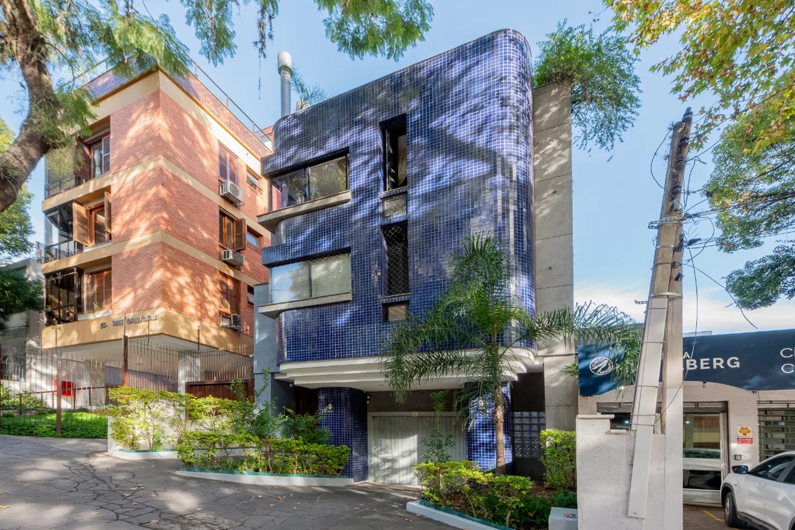 R$ 298.000 - BELO APARTAMENTO - 43M2 - 1 DORM - MOBILIADO - 1 VAGA Rua Castro Alves Porto Alegre - 