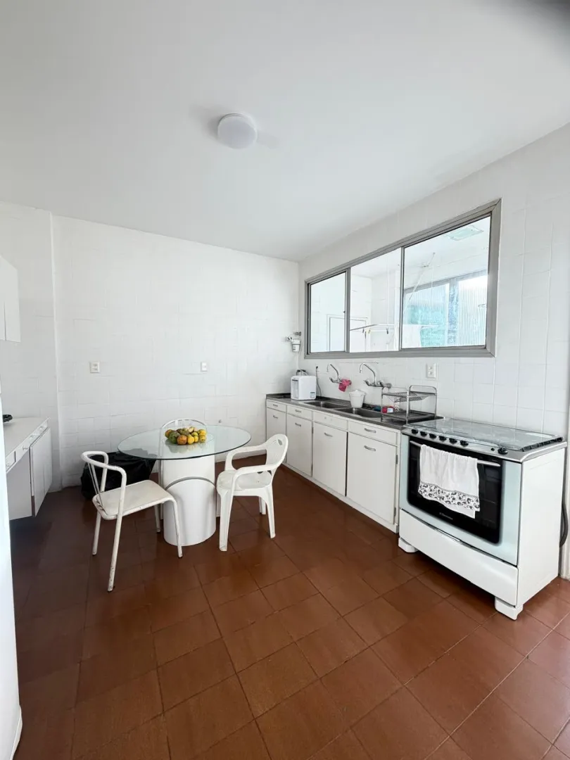 APARTAMENTO 4 QUARTOS SU&Iacute;TE VARANDA DEPEND&Ecirc;NCIA ELEVADORES ACADEMIA &Agrave; VENDA JD APIPEMA! Rua Professor Sabino Silva Salvador - 