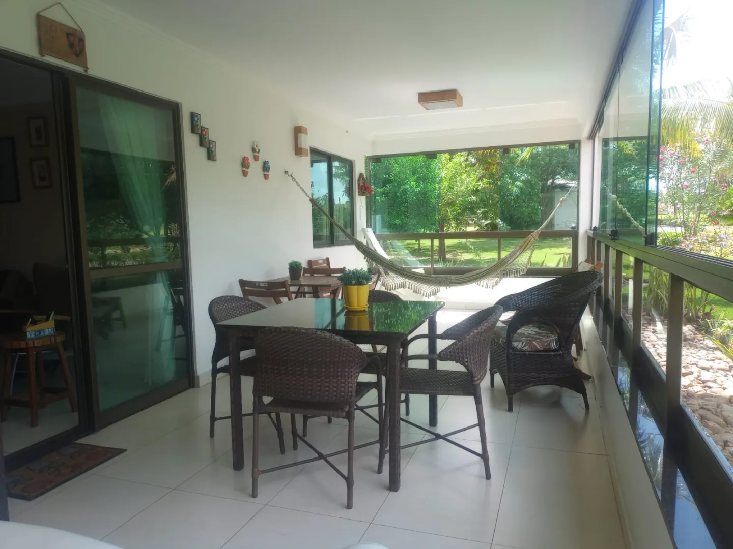 Flat &agrave; venda com 127m&sup2; | Varand&atilde;o 22m&sup2; | 3 su&iacute;tes | Hotel em Gravat&aacute;  Gravatá - 