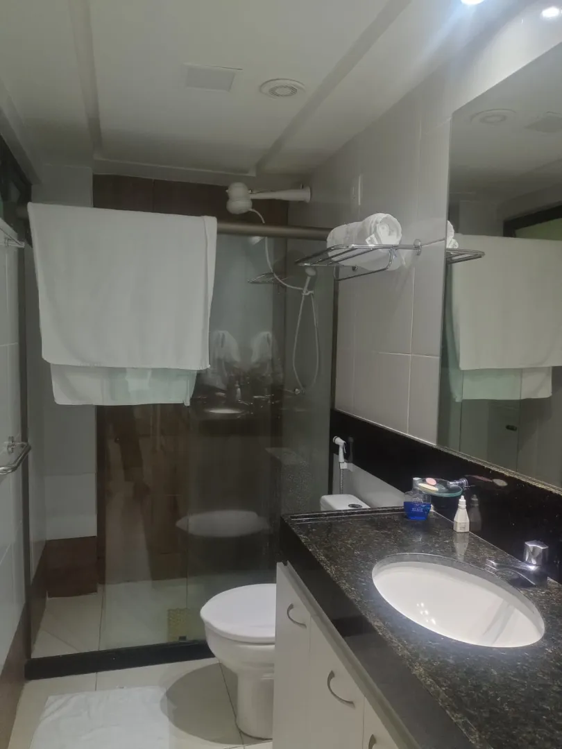 Flat &agrave; venda com 127m&sup2; | Varand&atilde;o 22m&sup2; | 3 su&iacute;tes | Hotel em Gravat&aacute;  Gravatá - 