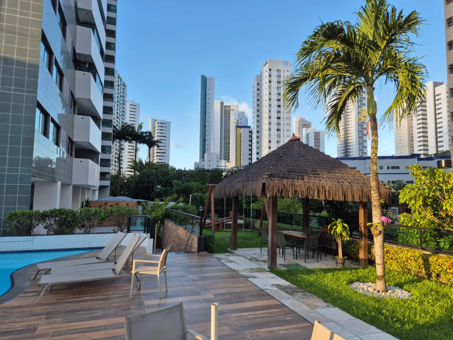 Apartamento &agrave; venda com 158m&sup2; | Porteira fechada | 4 quartos sendo 3 su&iacute;tes | Boa viagem Rua Tenente João Cícero Recife - 