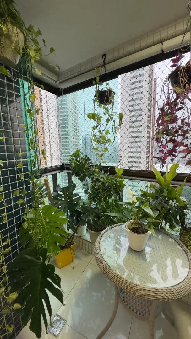 Apartamento &agrave; venda com 59 m&sup2; | 2 quartos, 1 su&iacute;te | M&oacute;veis planejados | Semi-mobiliado Rua Antônio Falcão Recife - 