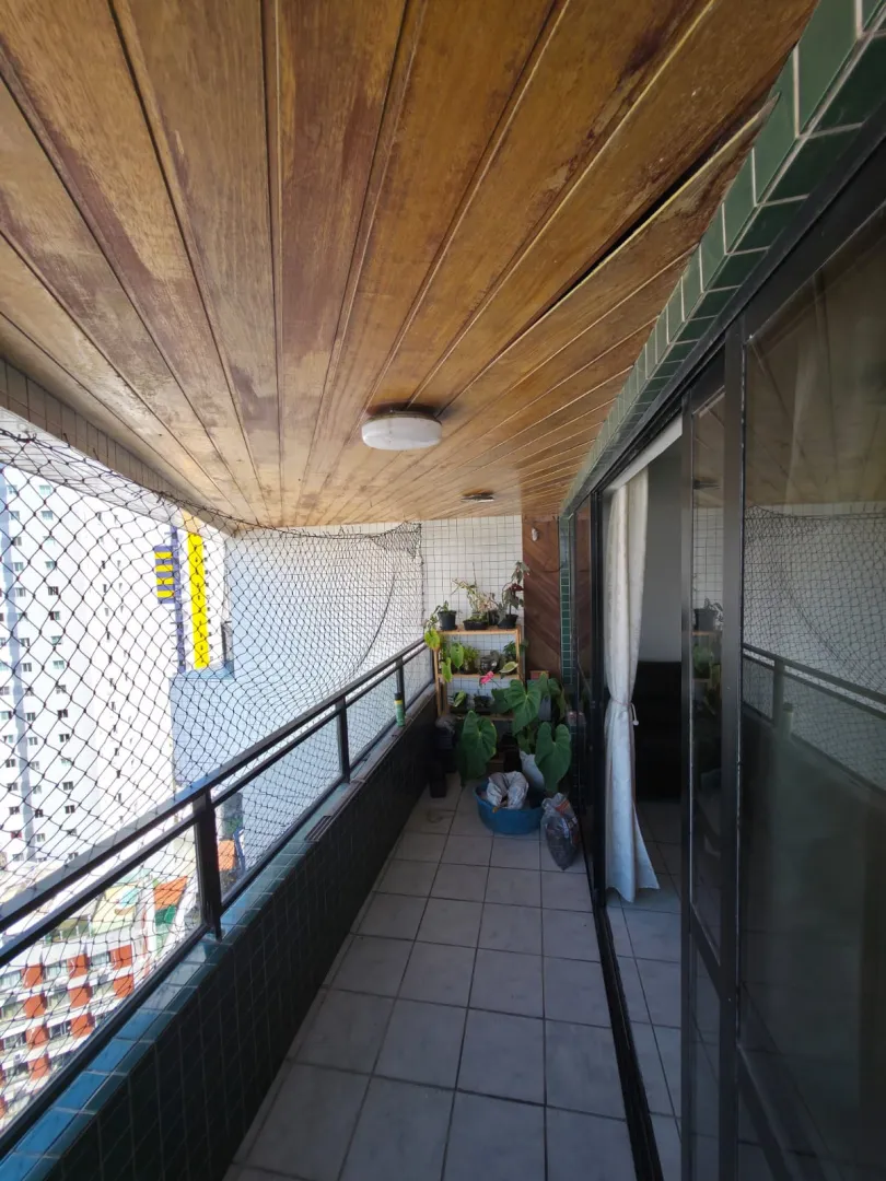 Apartamento &agrave; venda com 128m&sup2; | 4 quartos, 3 su&iacute;tes | 2 vagas cobertas Rua Félix de Brito e Melo Recife - 