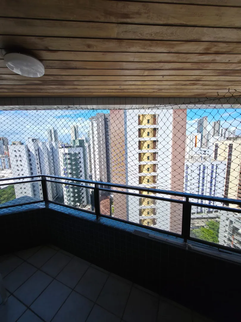 Apartamento &agrave; venda com 128m&sup2; | 4 quartos, 3 su&iacute;tes | 2 vagas cobertas Rua Félix de Brito e Melo Recife - 