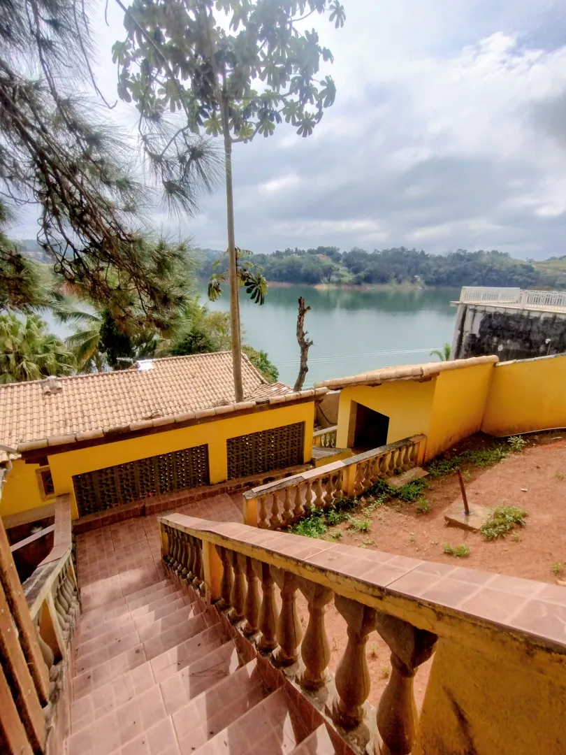 Ch&aacute;cara p&eacute; na &aacute;gua &agrave; venda na Fazenda S&atilde;o Pedro  Igaratá - 