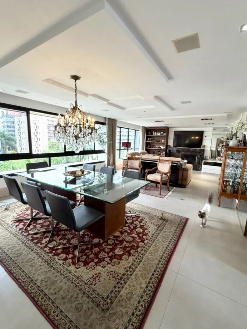 BELLEVUE PLATZ | R$ 2.300.000 | 174M&sup2; | 3 SU&Iacute;TES | LAREIRA | 3 VAGAS | DEP&Oacute;SITO Rua Regente Porto Alegre - 